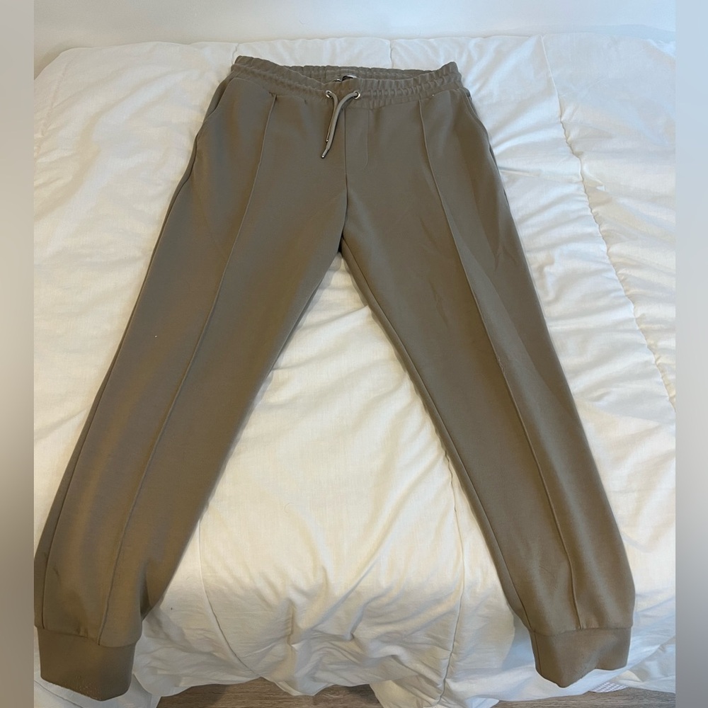 Zara Men’s Tan Pleated Sweatpants